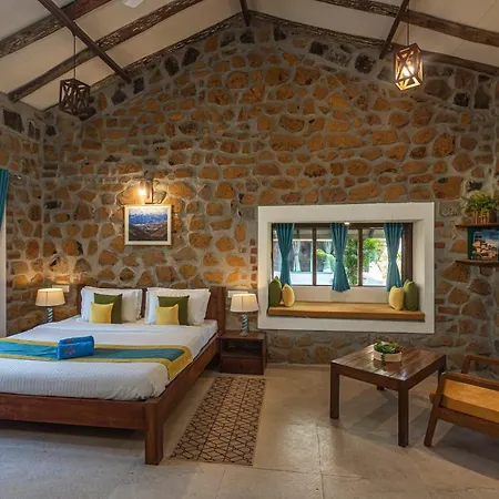 Saffronstays Lake House Marigold, Nashik - Rustic Cottages With Private Plunge Pool Exterior photo