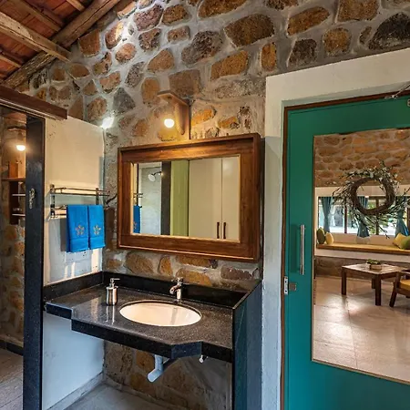 Saffronstays Lake House Marigold, Nashik - Rustic Cottages With Private Plunge Pool Exterior photo